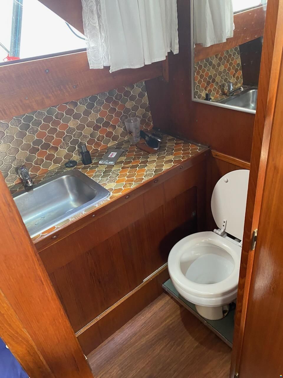 Chris Craft Express Cruiser 30