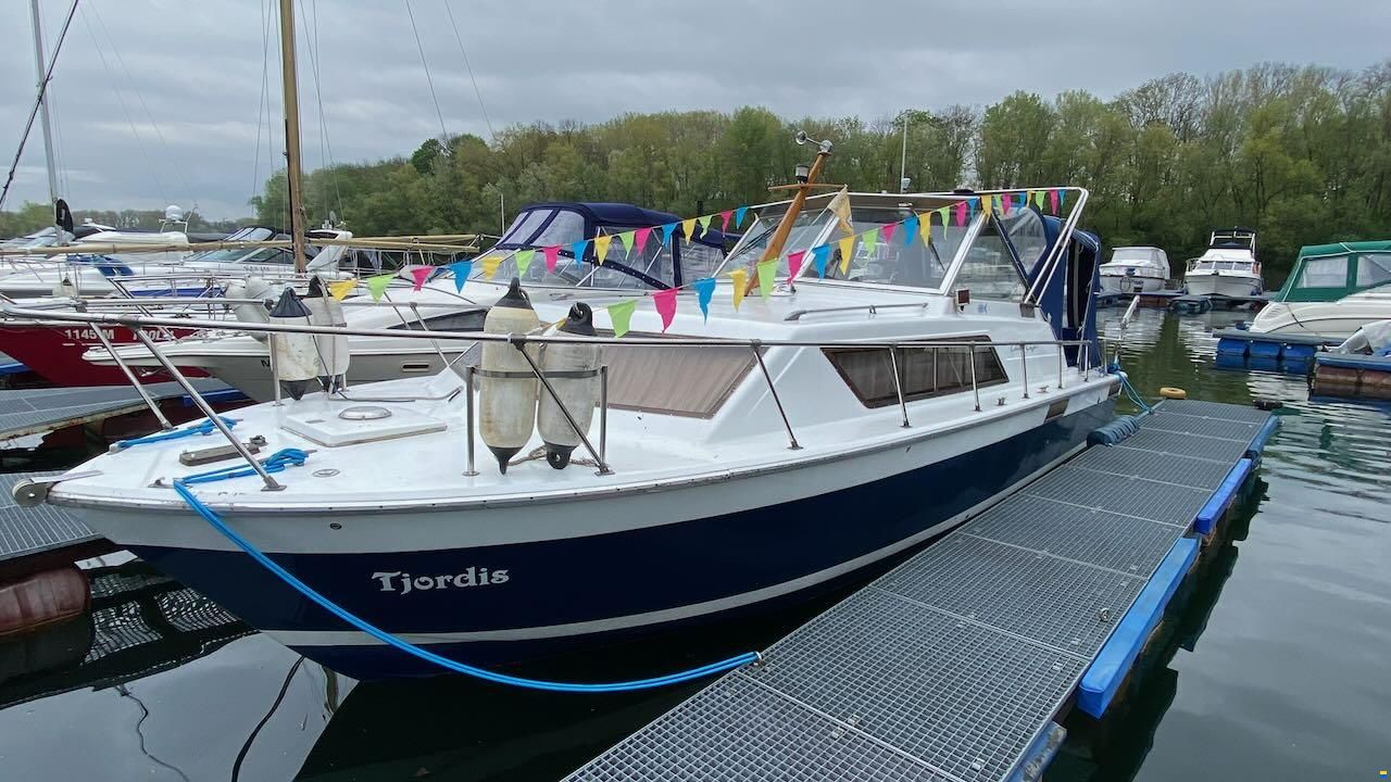 Chris Craft Express Cruiser 30