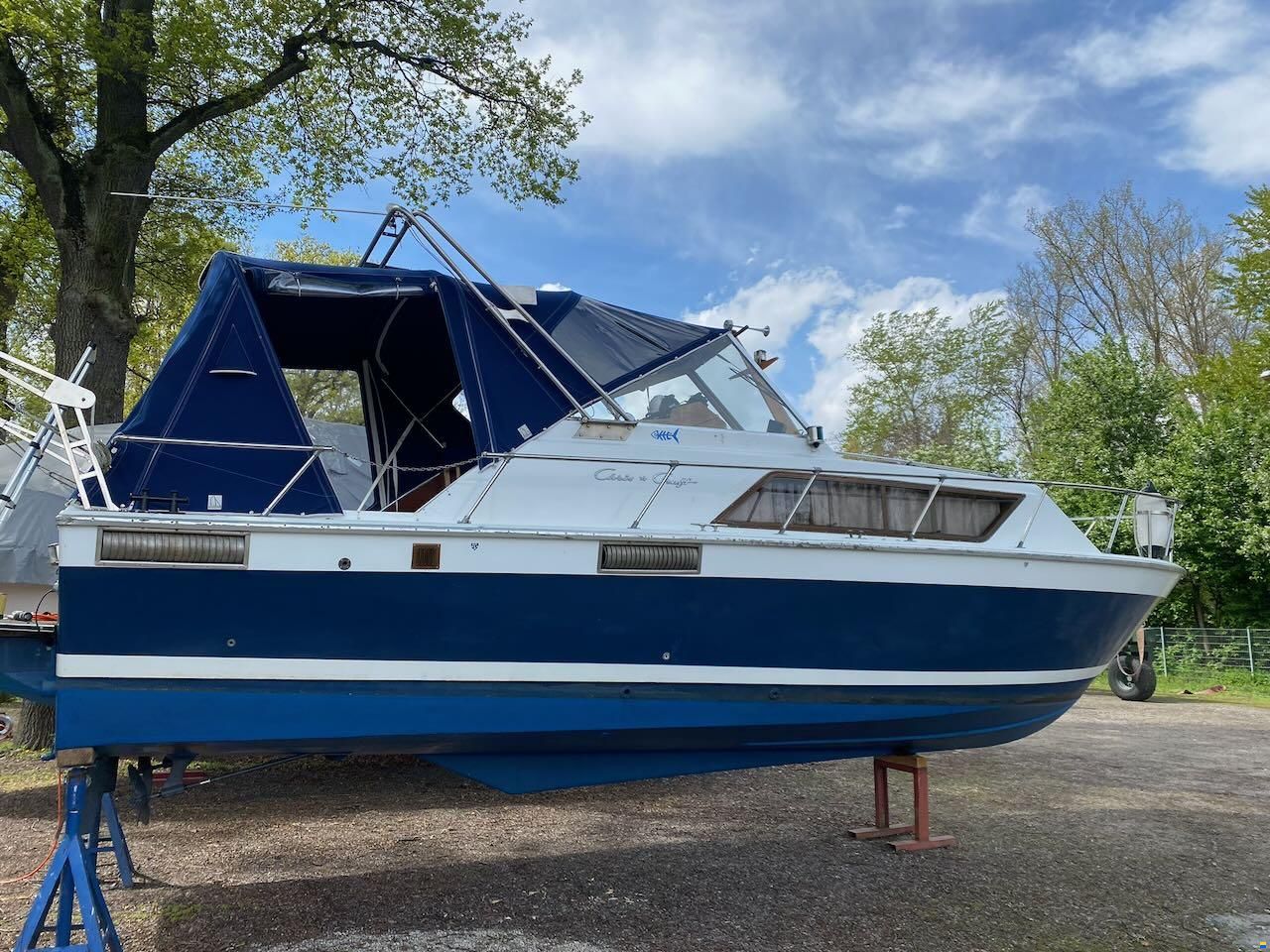 Chris Craft Express Cruiser 30