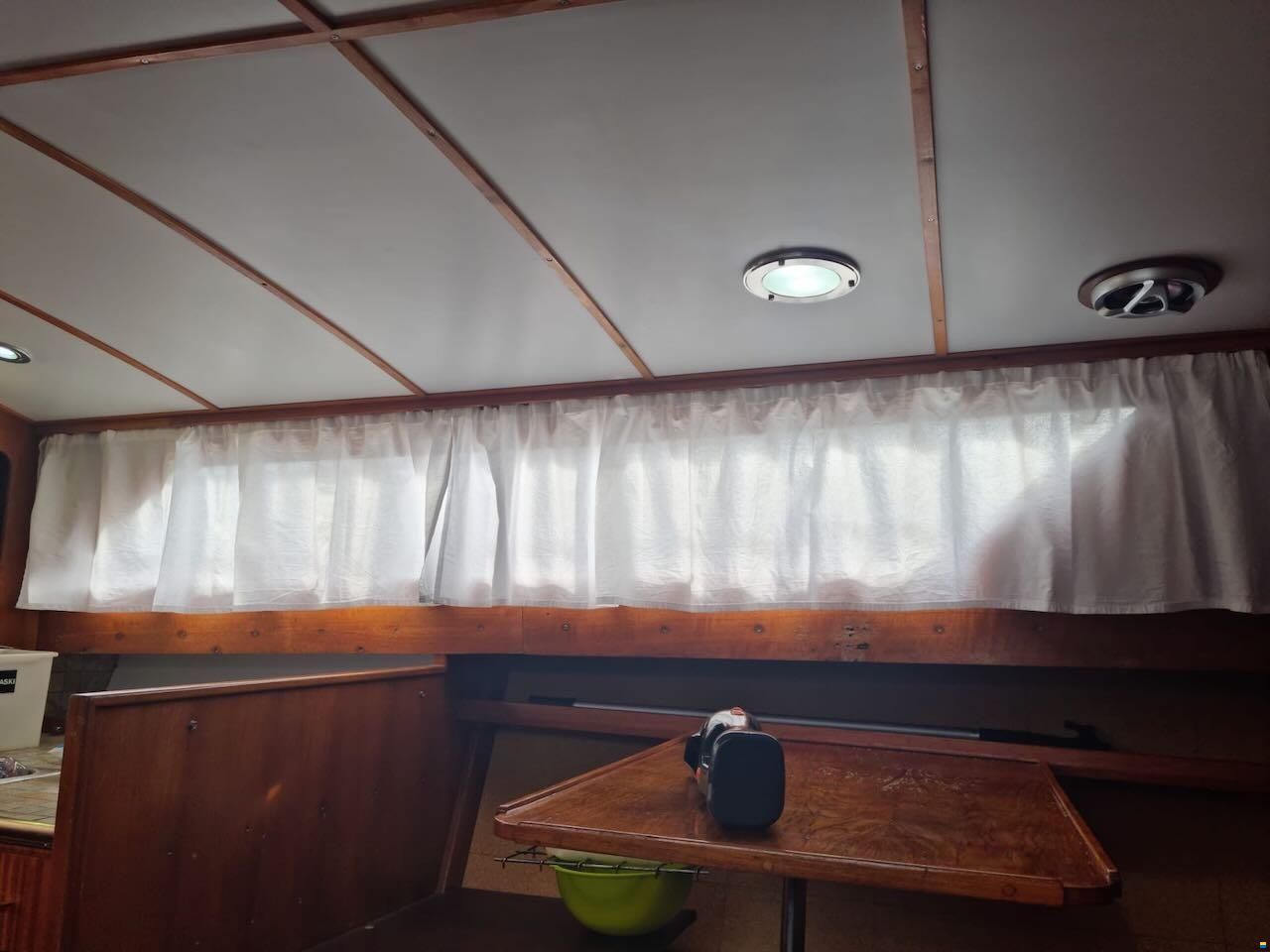 Chris Craft Express Cruiser 30