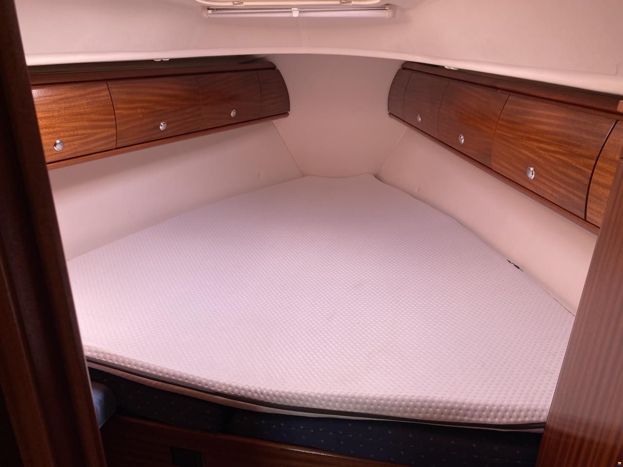 Bavaria 32