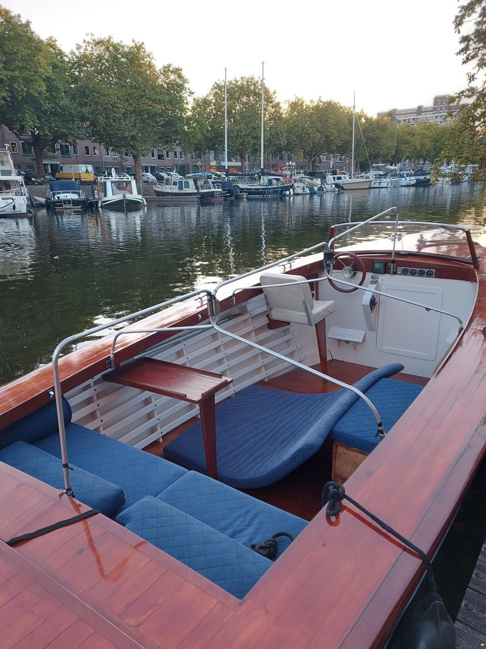 Open launch motorboot