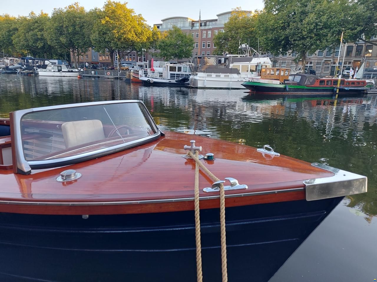 Open launch motorboot