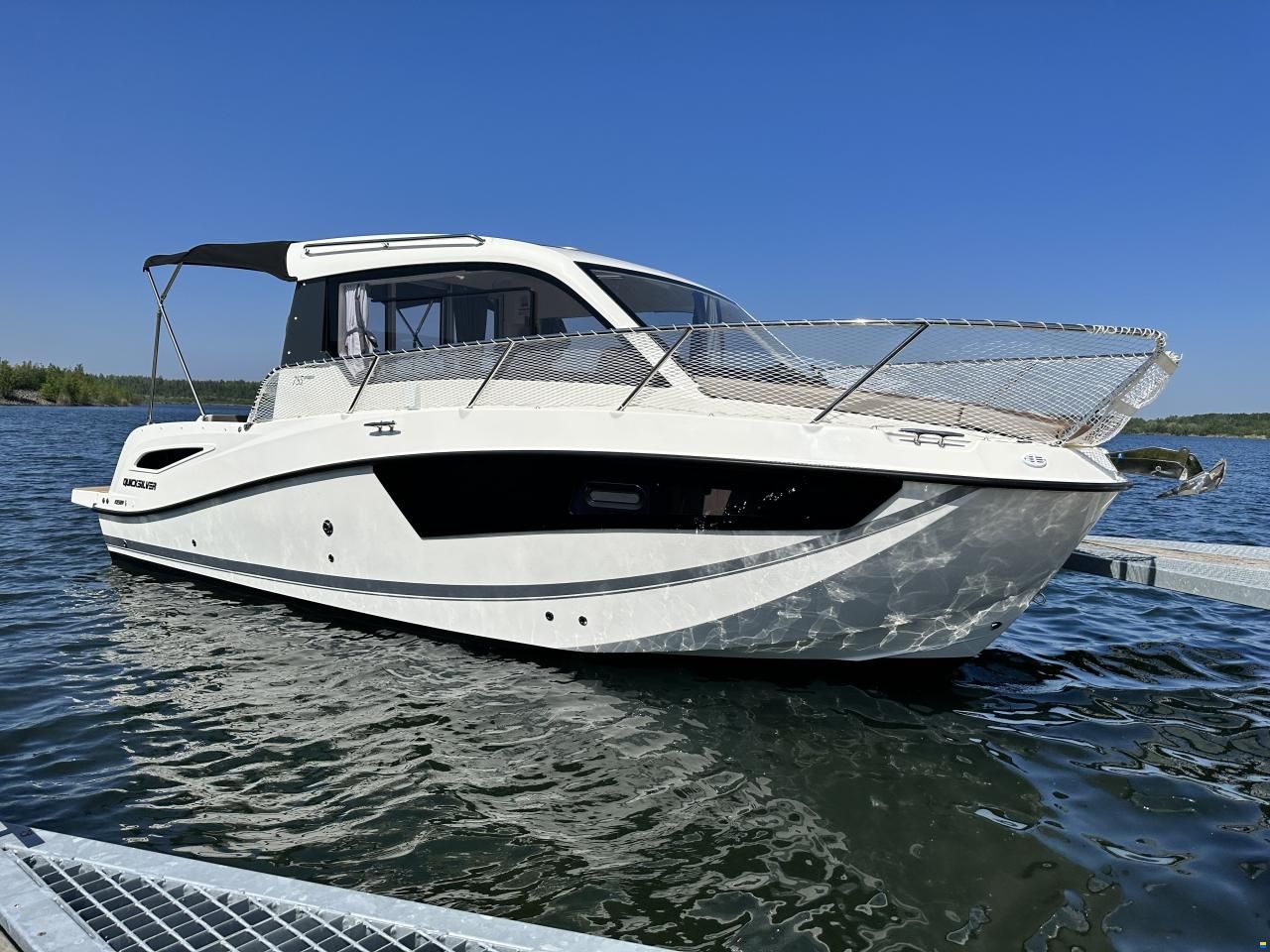 Quicksilver 755 Weekend