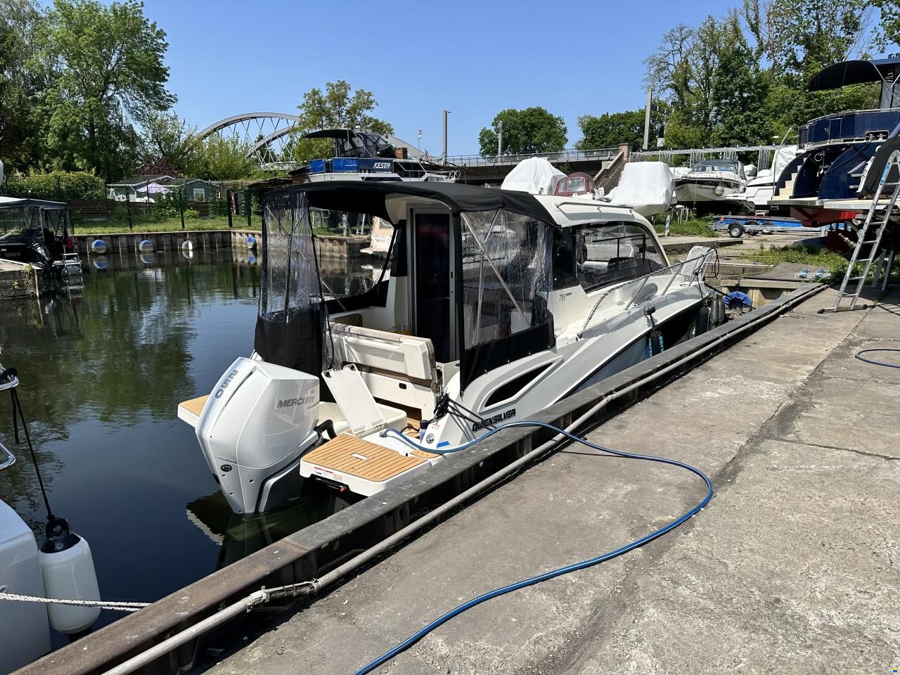 Quicksilver 755 Weekend