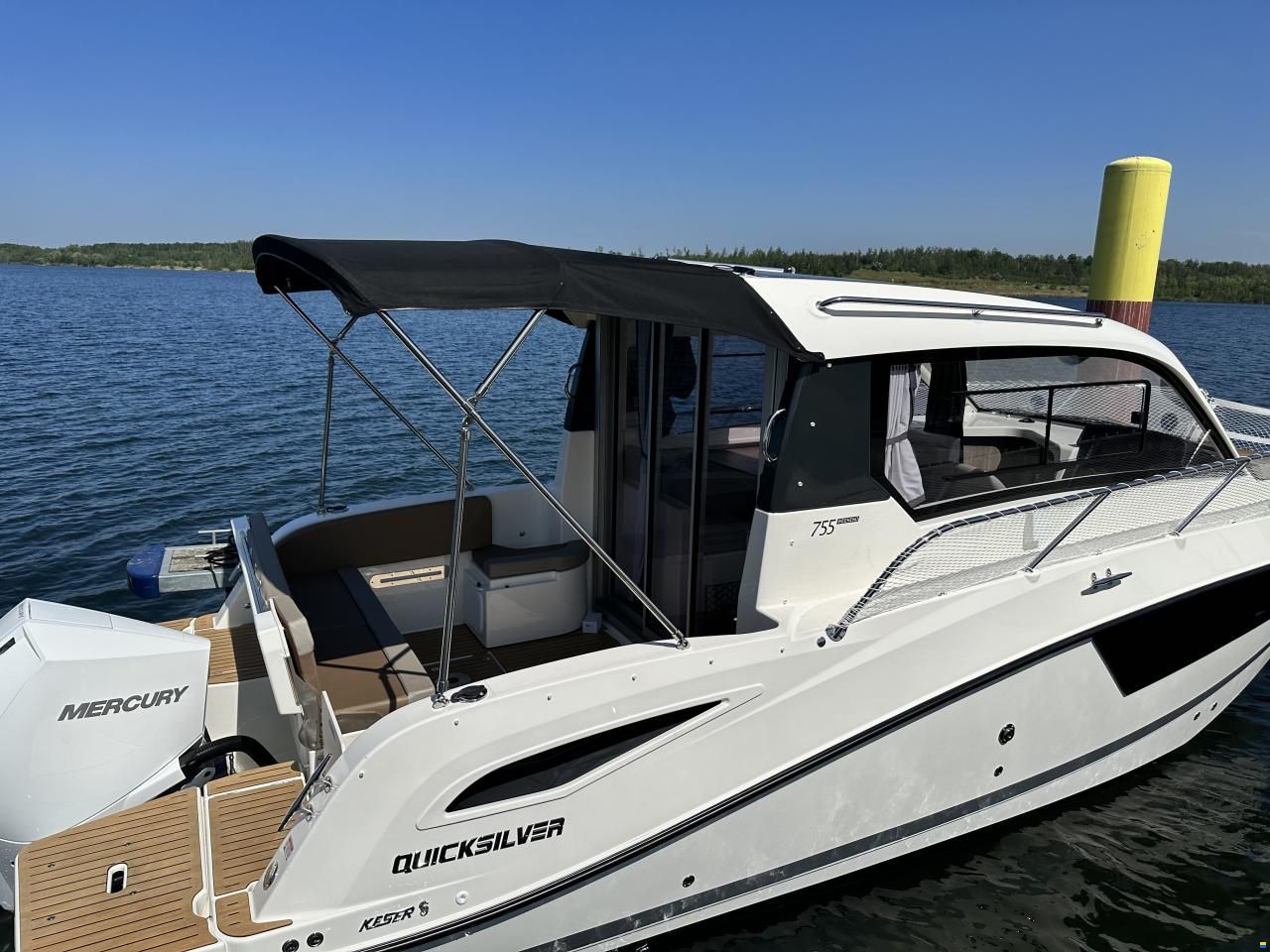 Quicksilver 755 Weekend