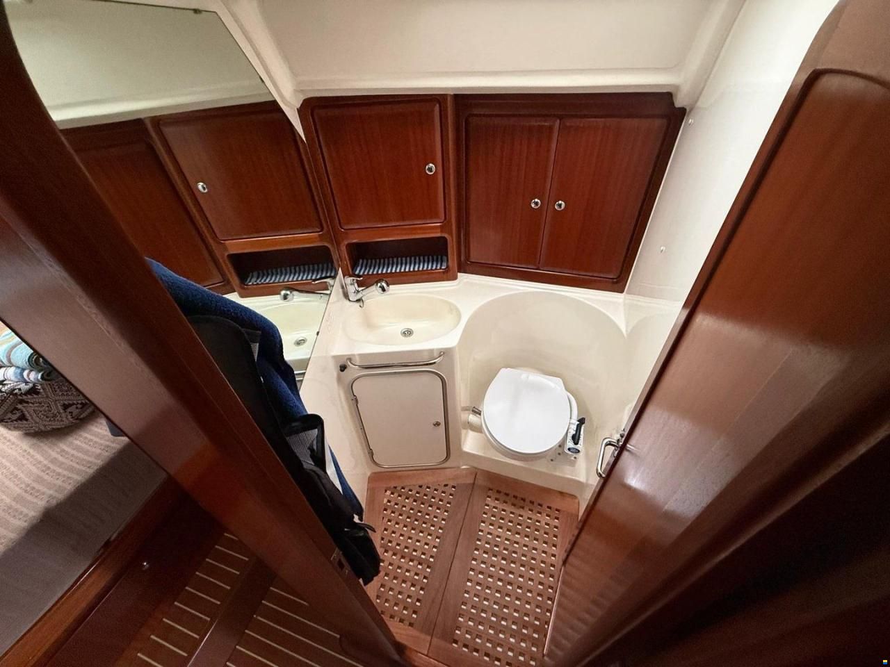 Bavaria 42