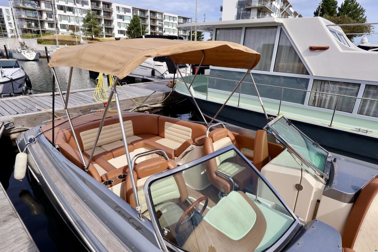 Chris Craft Launch 25