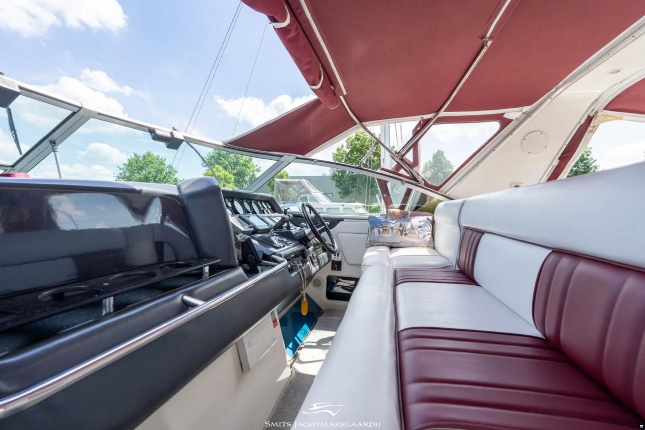 Sea Ray 370 Express Cruiser