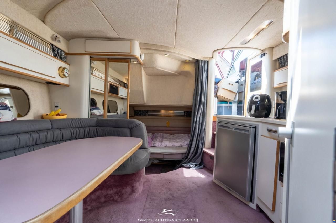 Sea Ray 370 Express Cruiser