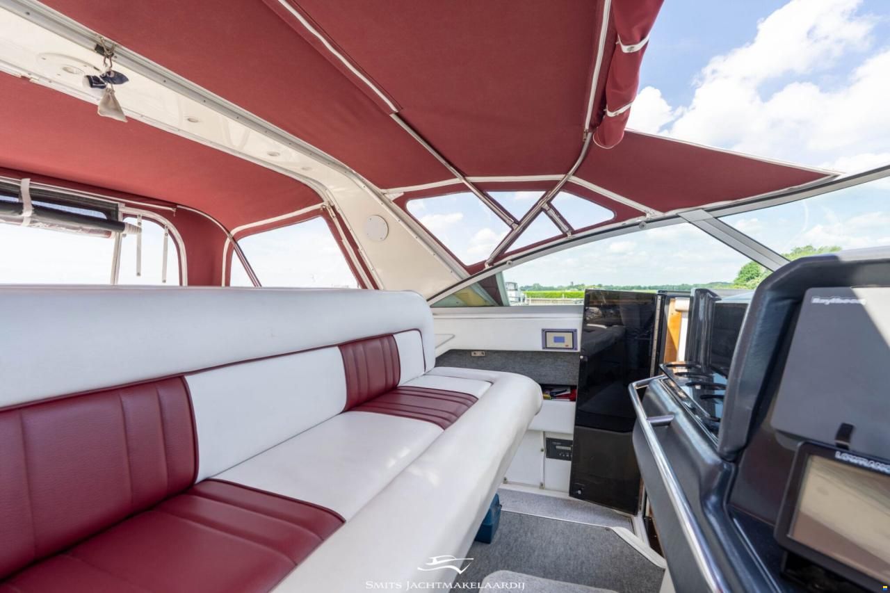 Sea Ray 370 Express Cruiser