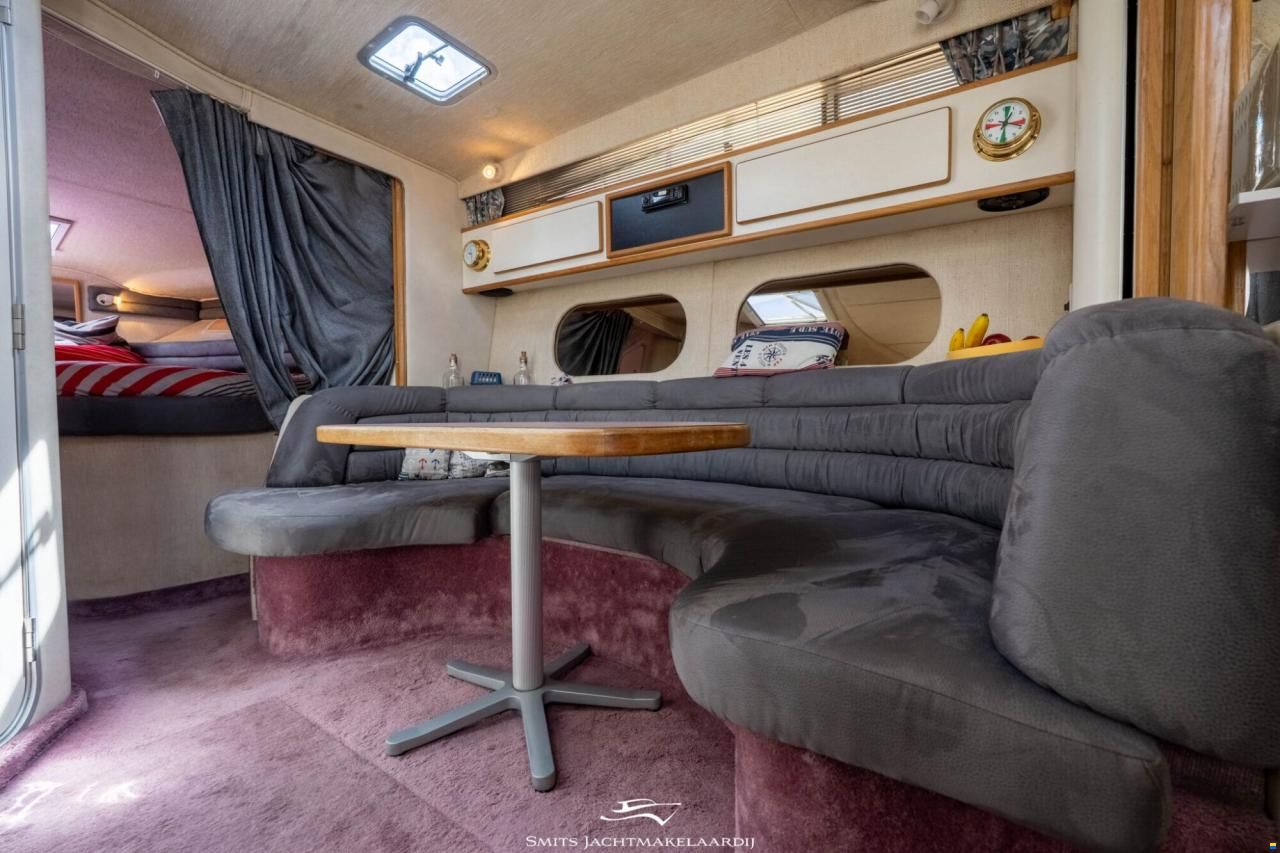 Sea Ray 370 Express Cruiser