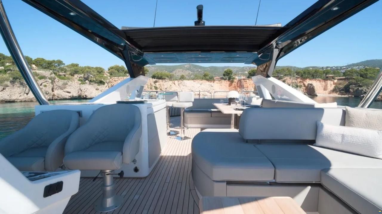 Sunseeker 76 Yacht