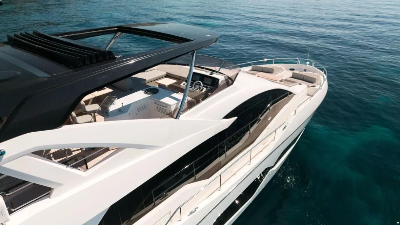 Sunseeker 76 Yacht