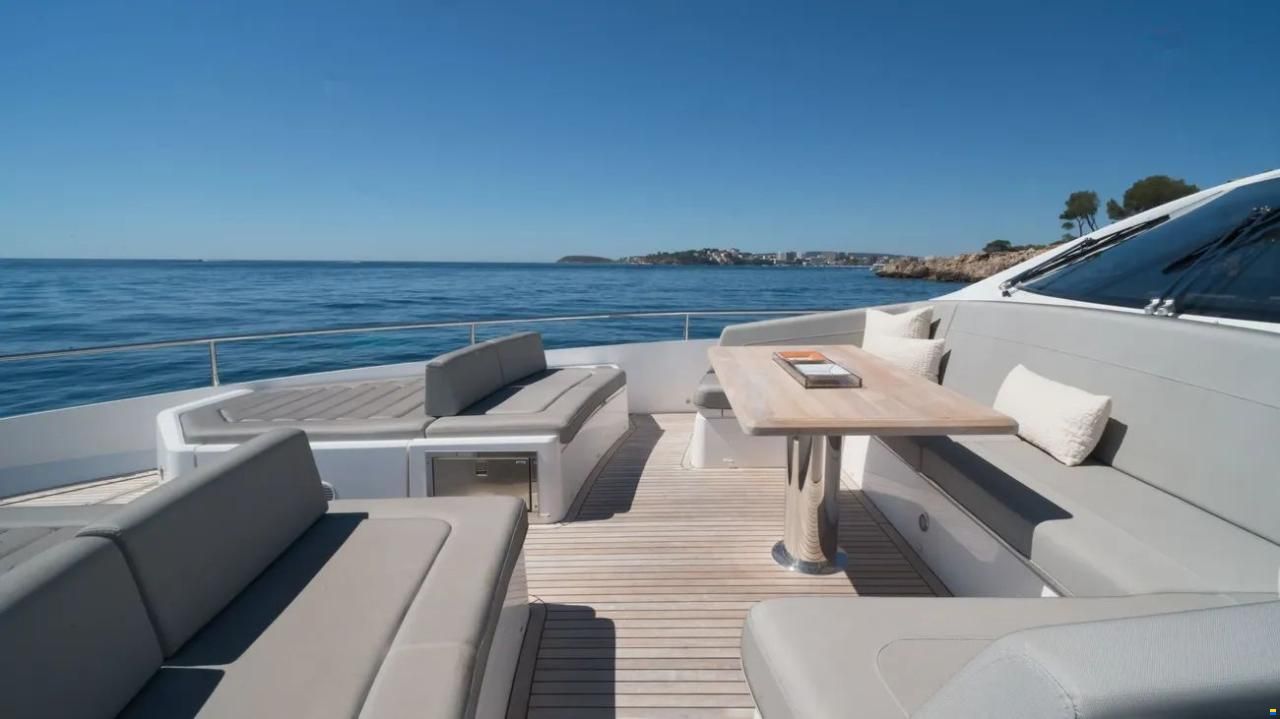 Sunseeker 76 Yacht