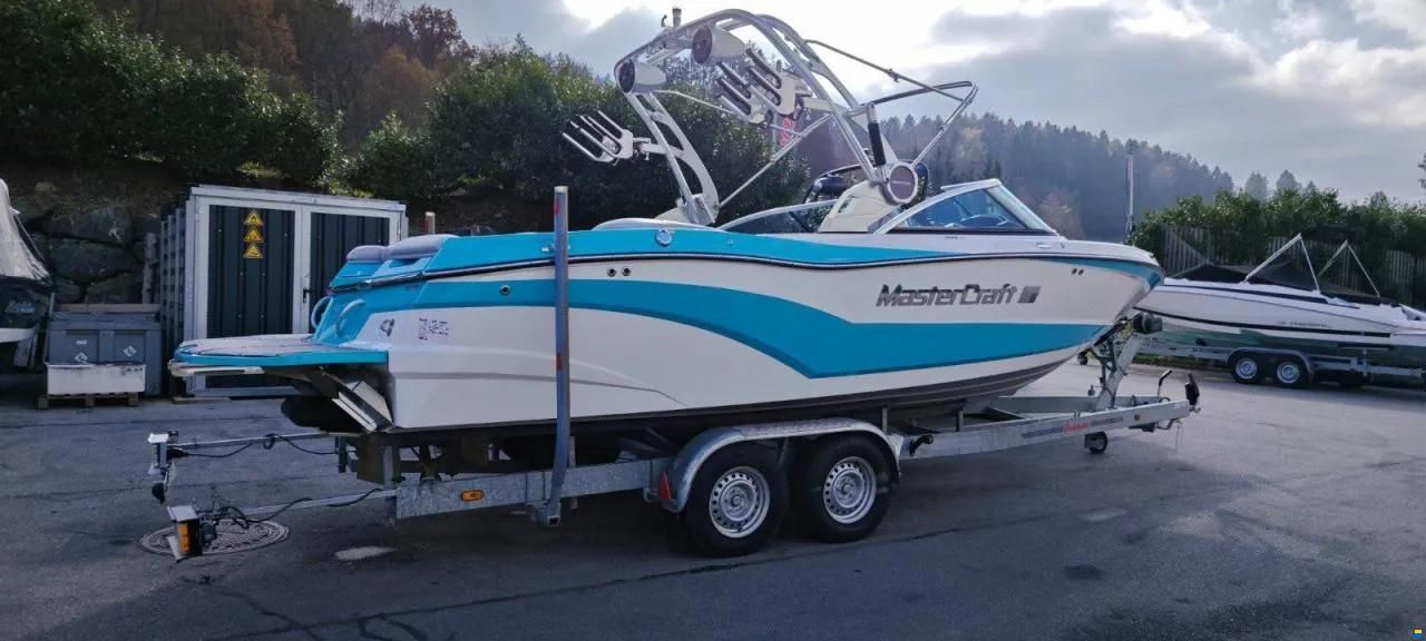MasterCraft XT23 | 2018 | blanc - Kahuna Blue
