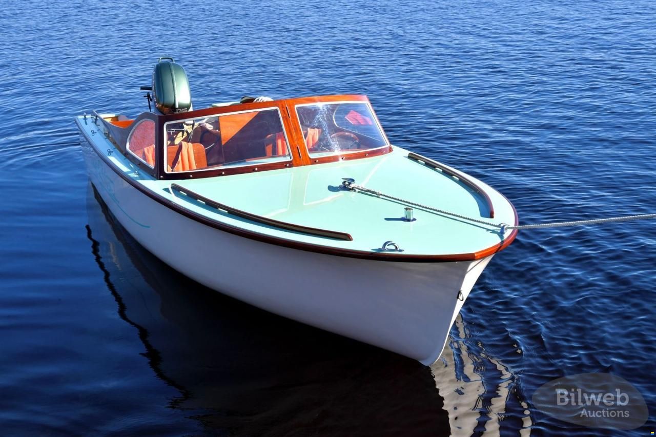 Alloy Yachts Realloy Pilen