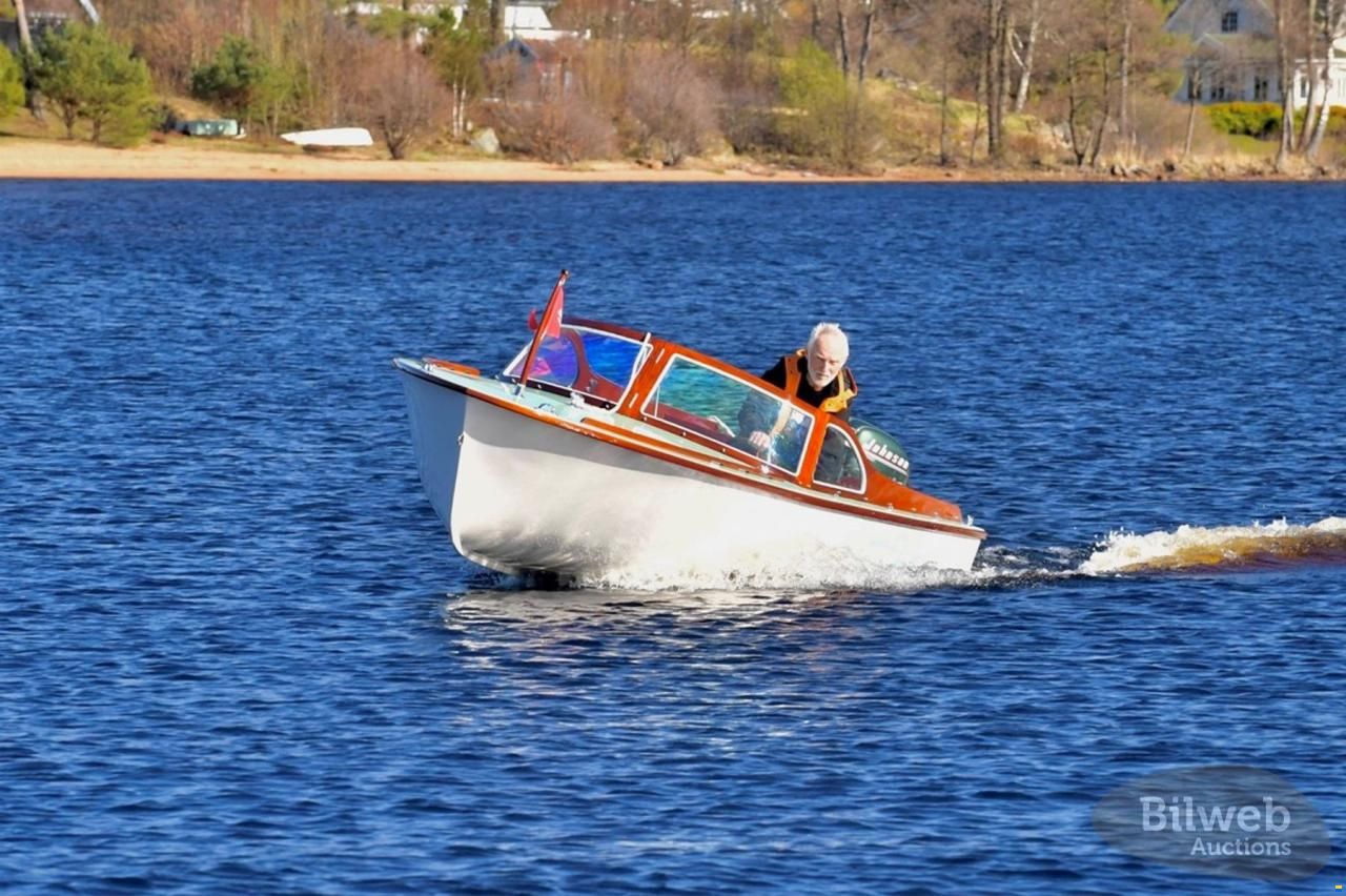 Alloy Yachts Realloy Pilen