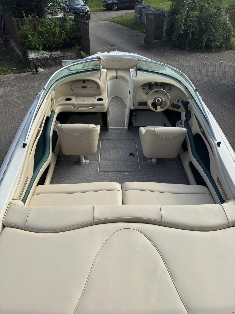 Sea Ray 210 Bowrider Signature