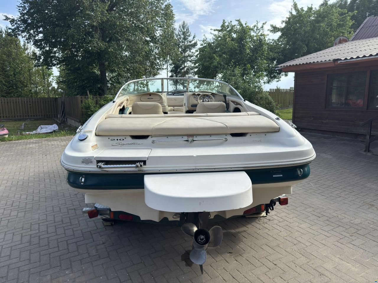 Sea Ray 210 Bowrider Signature