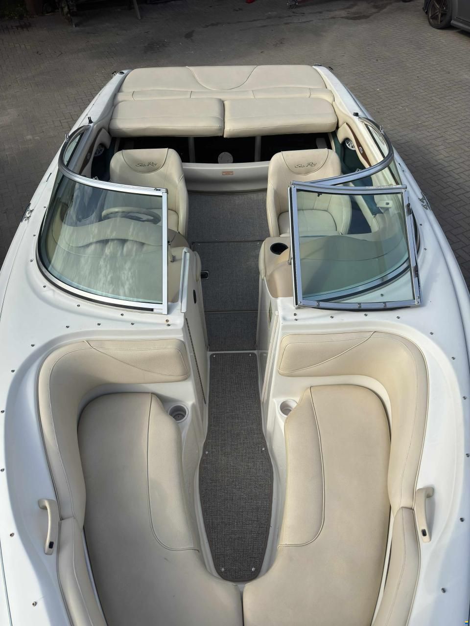 Sea Ray 210 Bowrider Signature