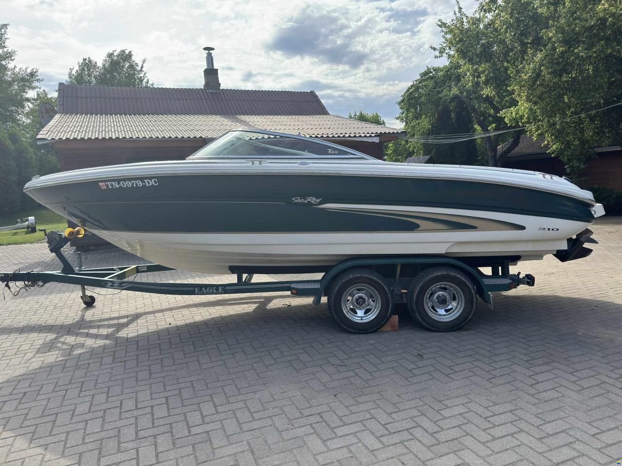 Sea Ray 210 Bowrider Signature