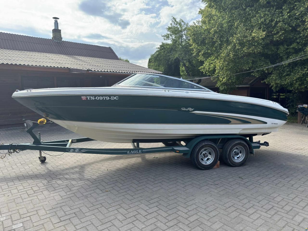 Sea Ray 210 Bowrider Signature