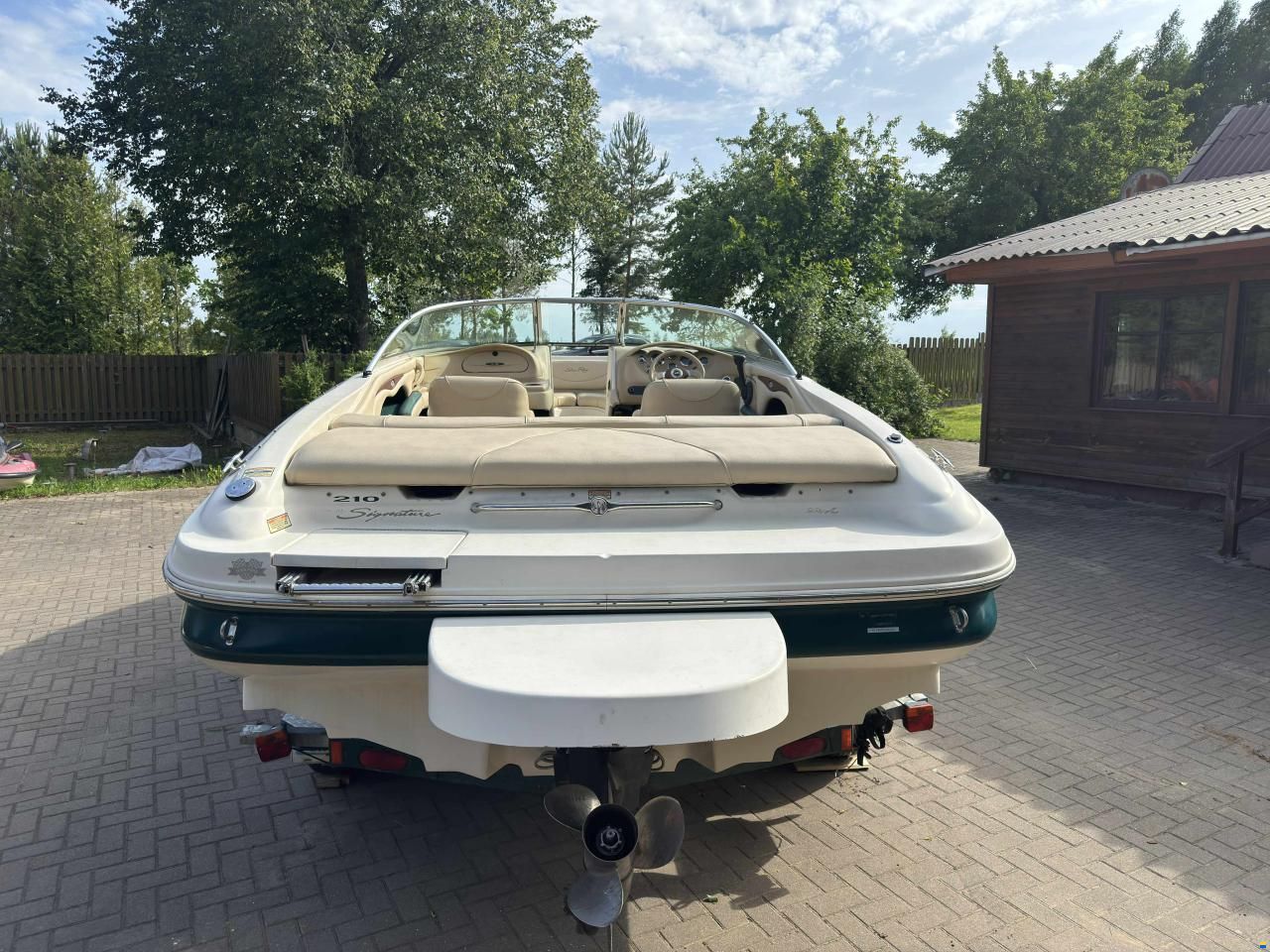 Sea Ray 210 Bowrider Signature
