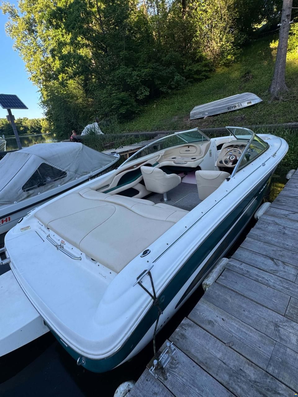Sea Ray 210 Bowrider Signature