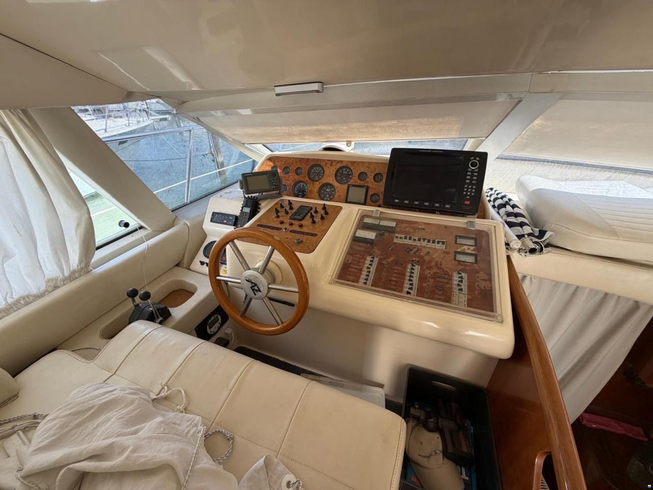 Azimut 40