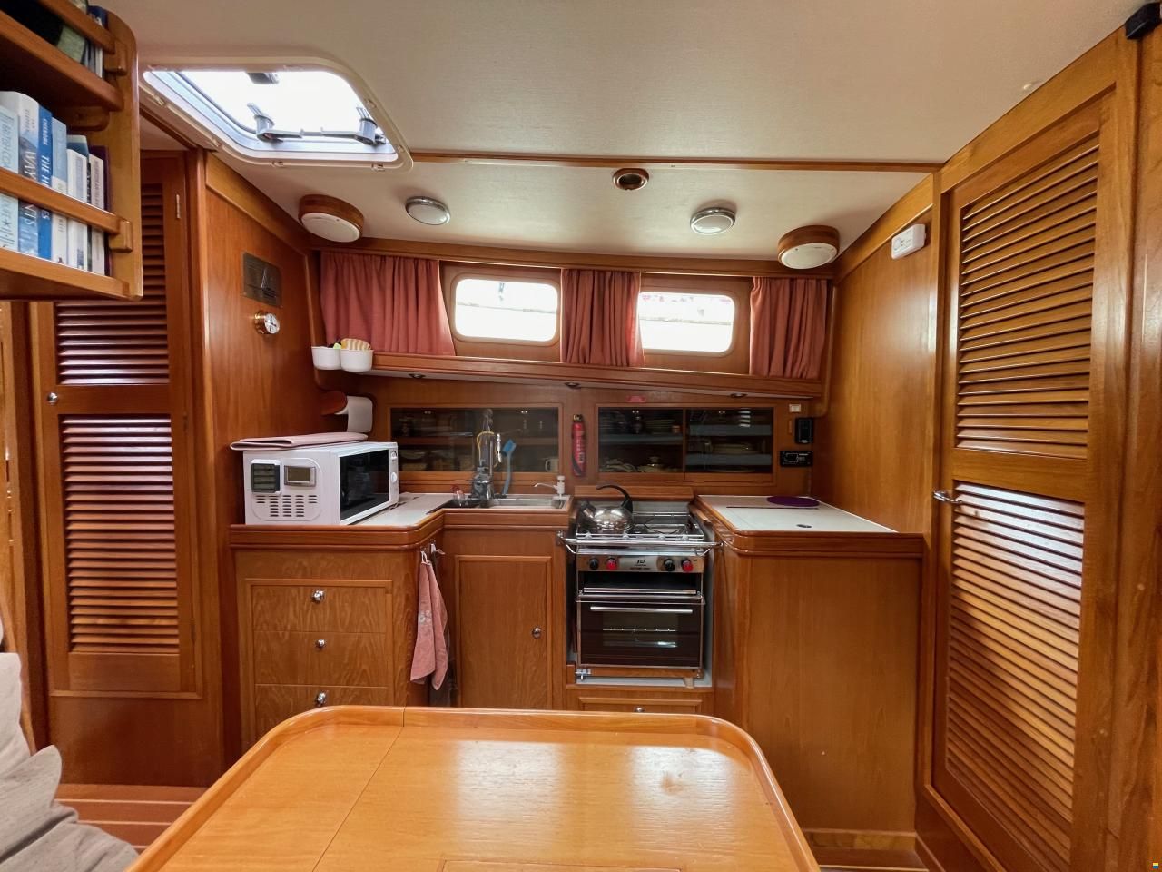 Northshore Yachts Fisher 37