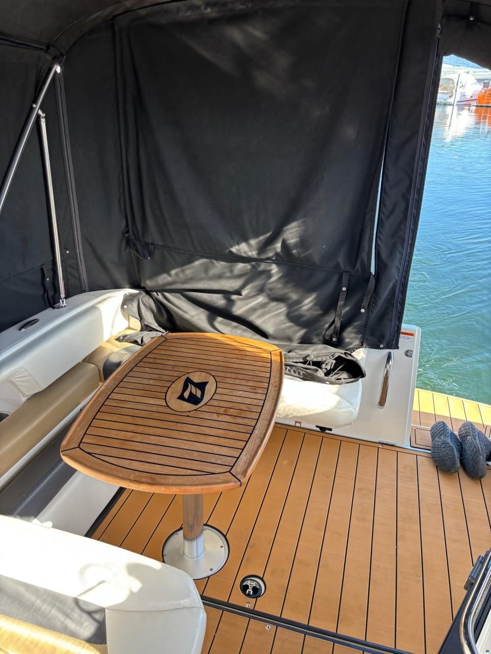 Larson Cabrio 857
