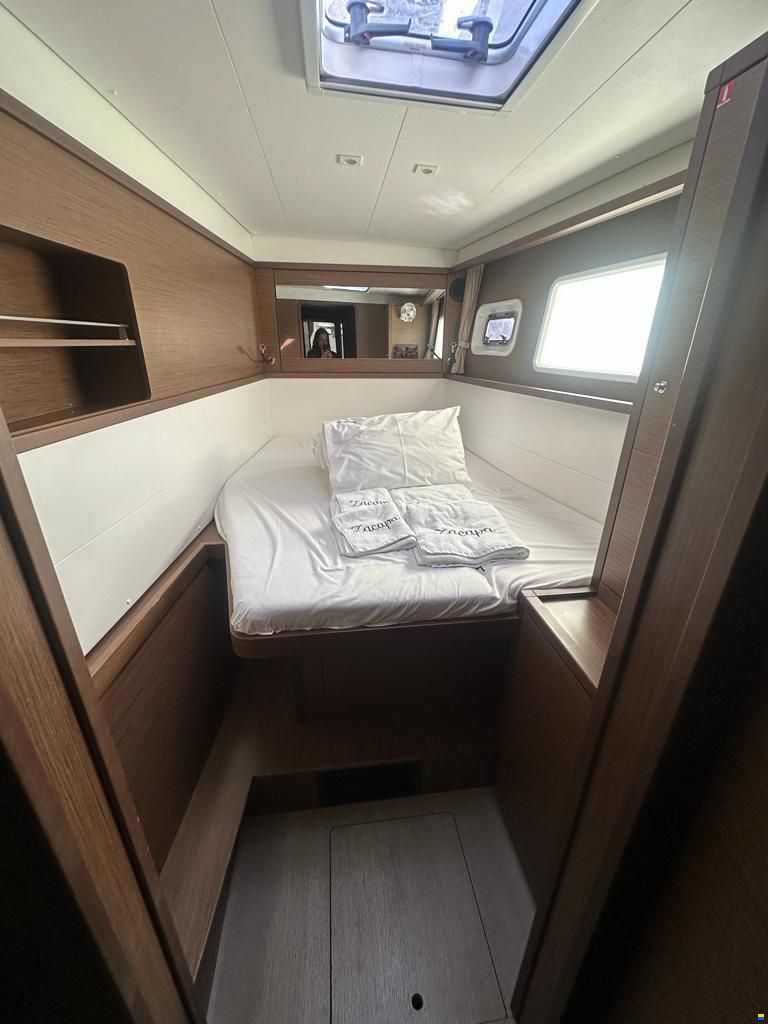 Lagoon 450F