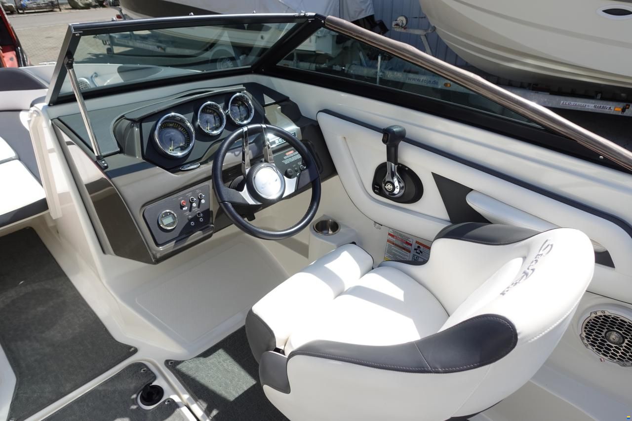 Sea Ray 190 SPXE & Trailer (1. Hand)