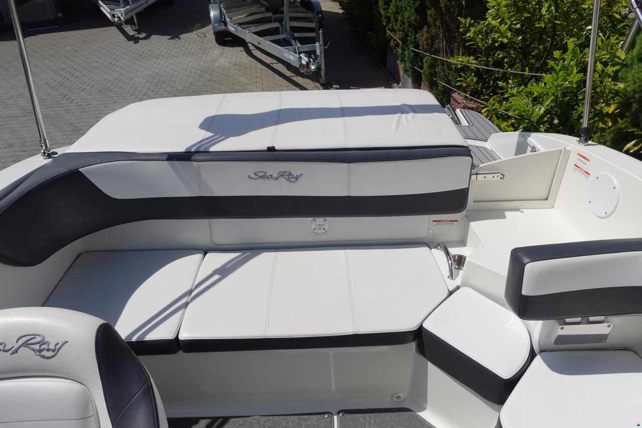 Sea Ray 190 SPXE & Trailer (1. Hand)