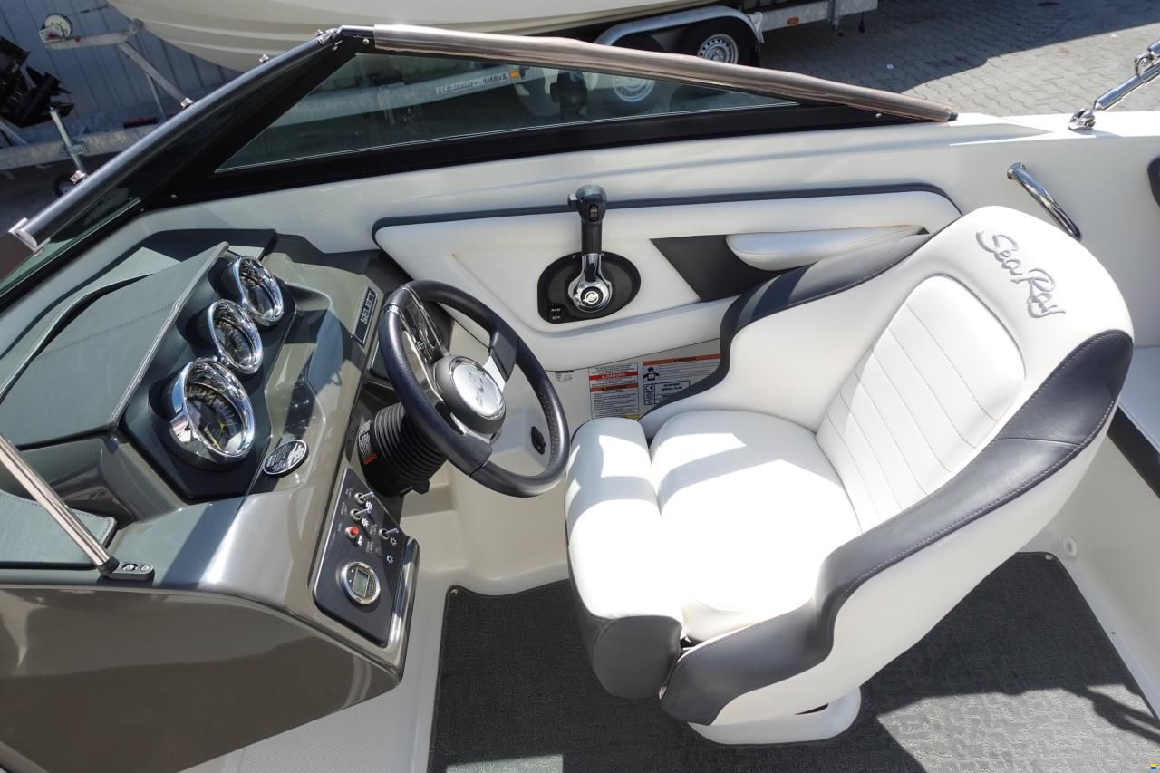 Sea Ray 190 SPXE & Trailer (1. Hand)