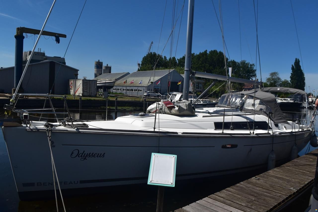 Beneteau Oceanis 37