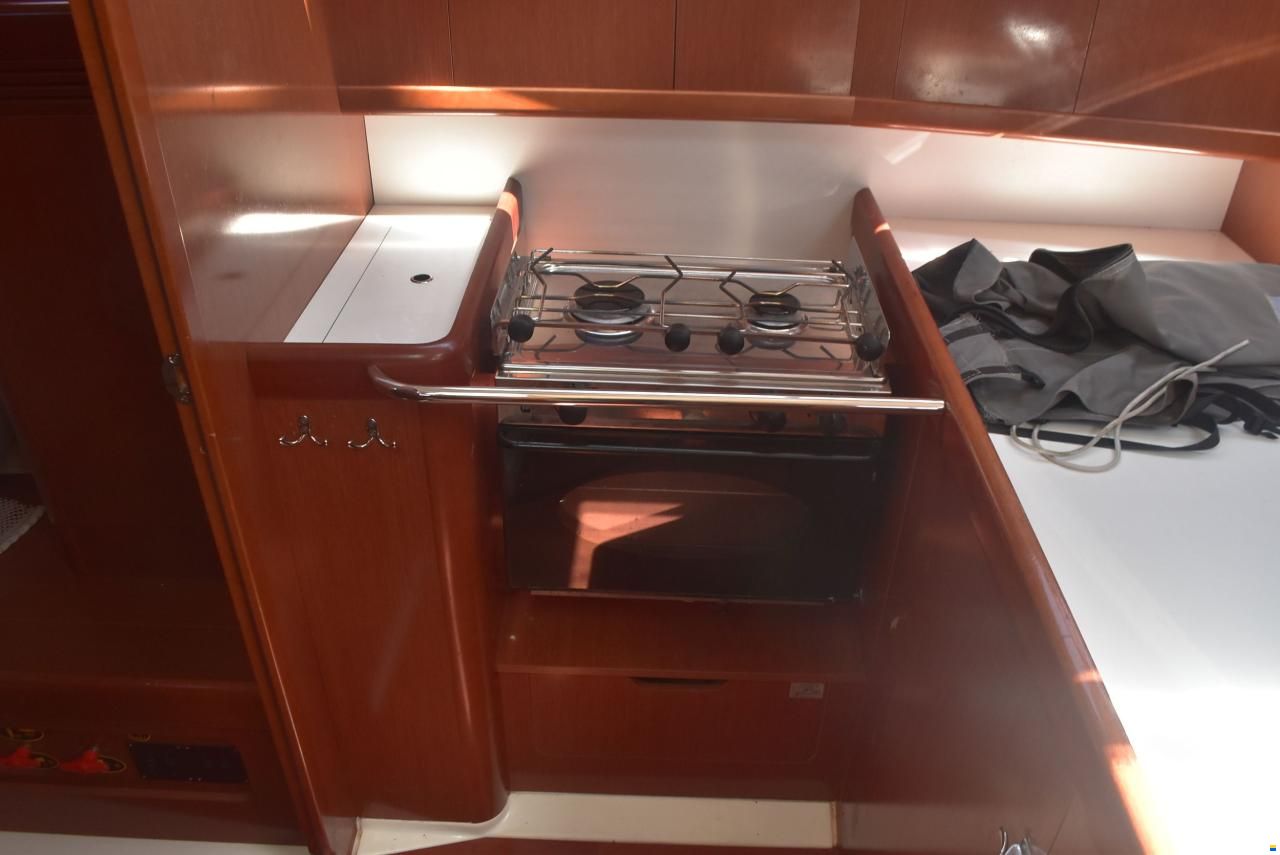 Beneteau Oceanis 37