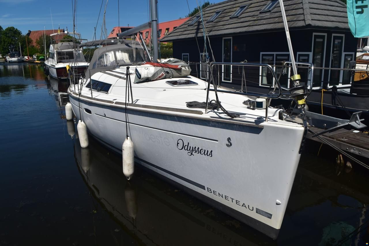 Beneteau Oceanis 37