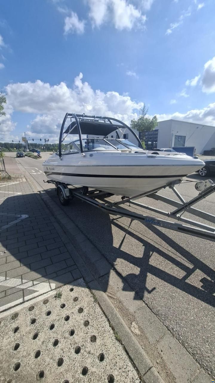 Mariah SX18 MIT WAKEBOARDTOWER, TRAILER