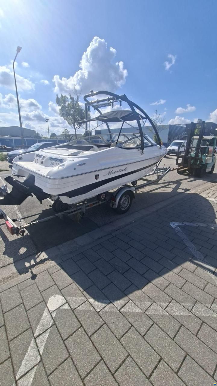 Mariah SX18 MIT WAKEBOARDTOWER, TRAILER