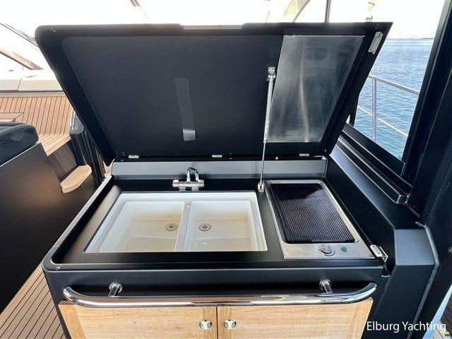 Sealine SC42 Custom