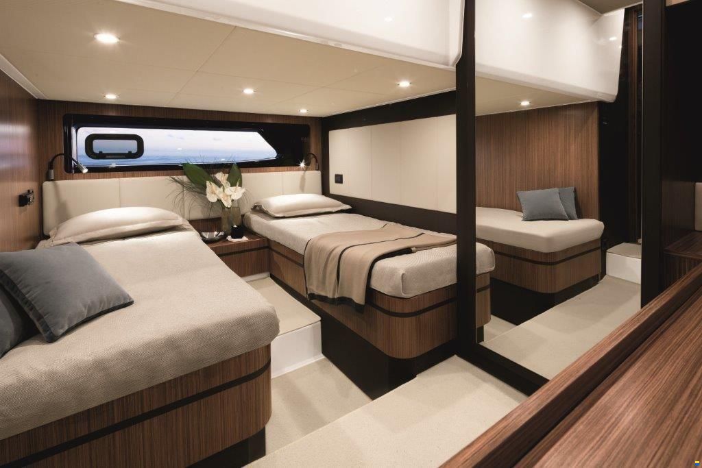 Azimut Atlantis 43