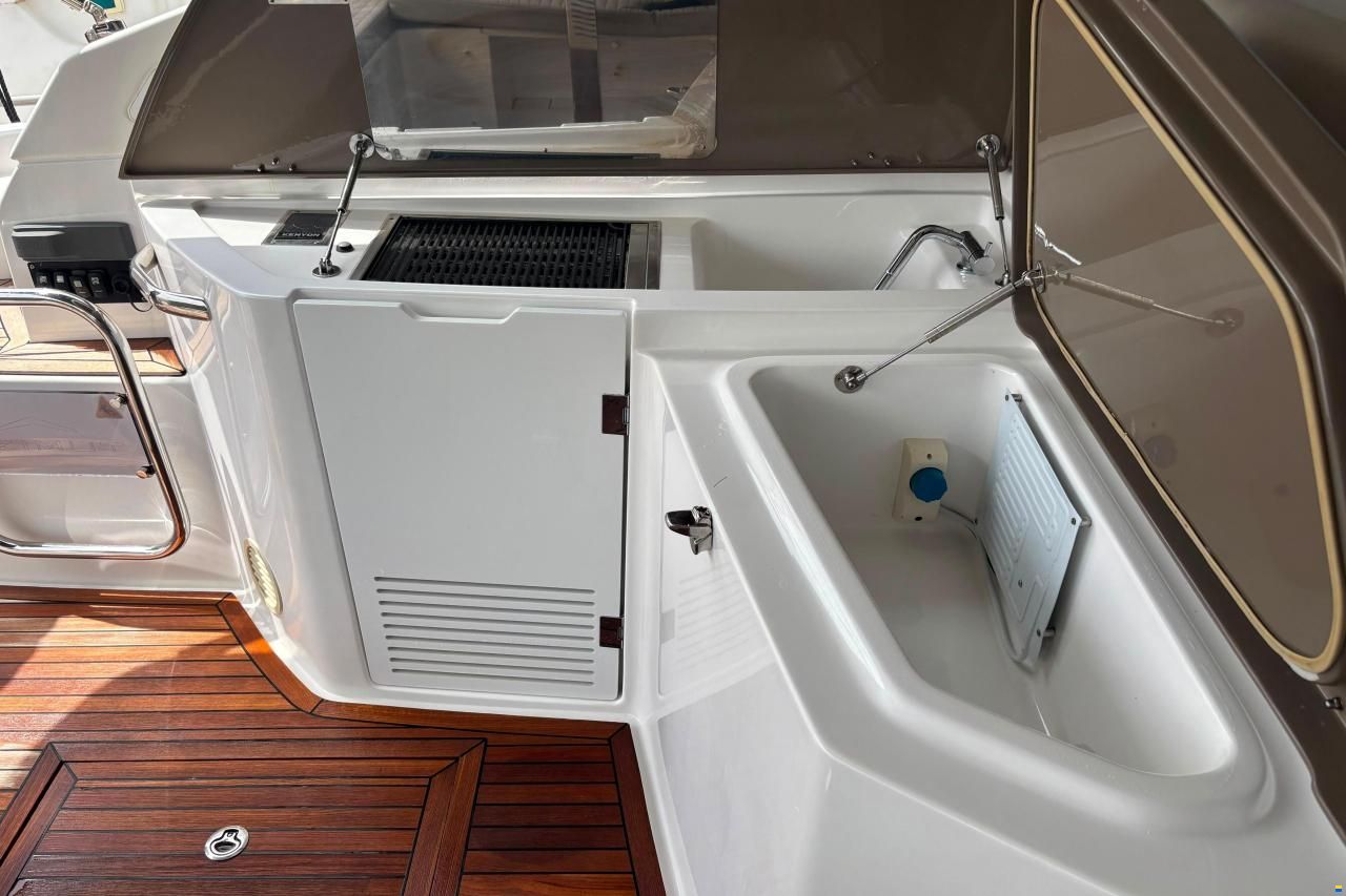 Azimut Atlantis 43