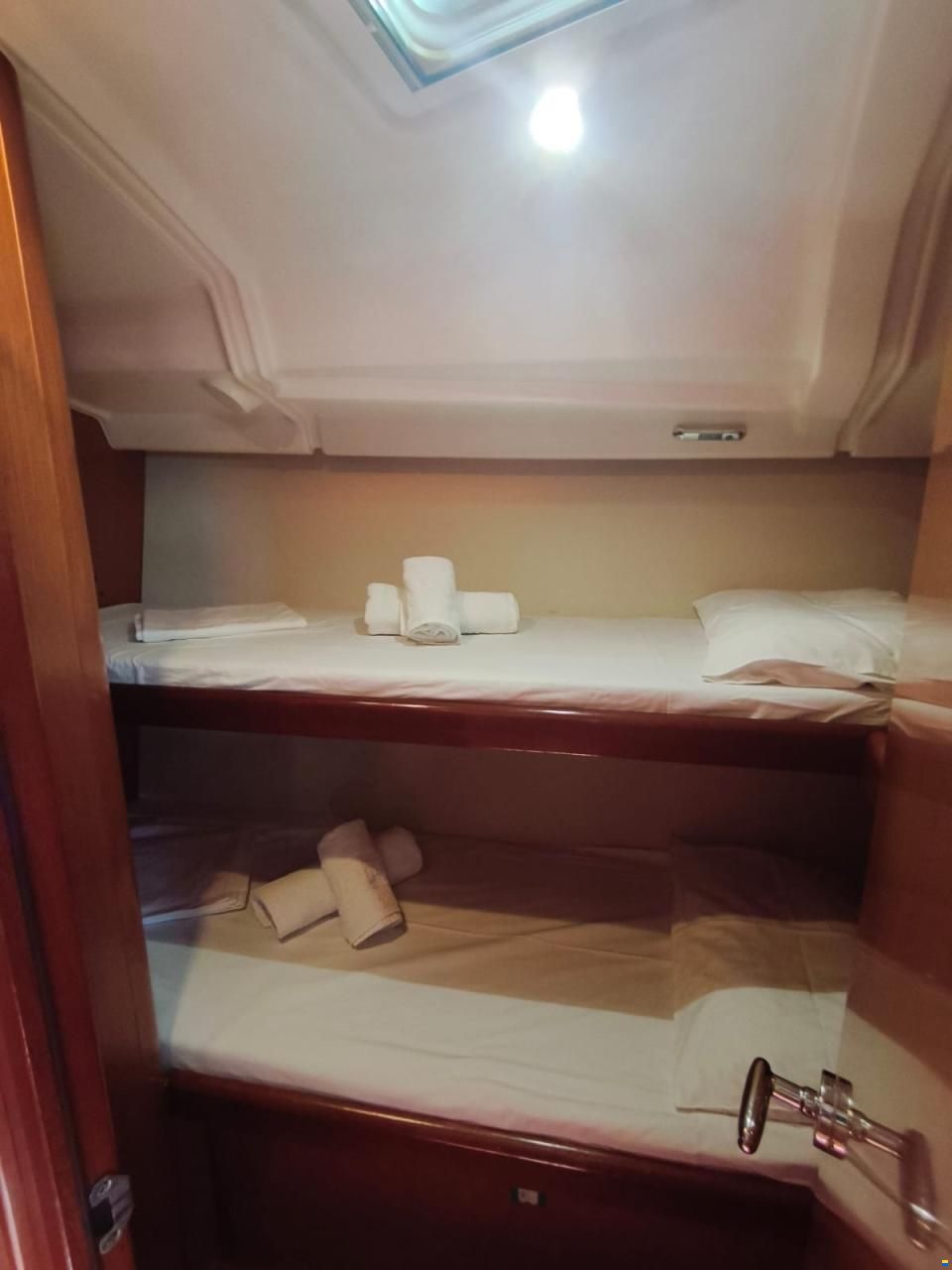 Beneteau Oceanis 43