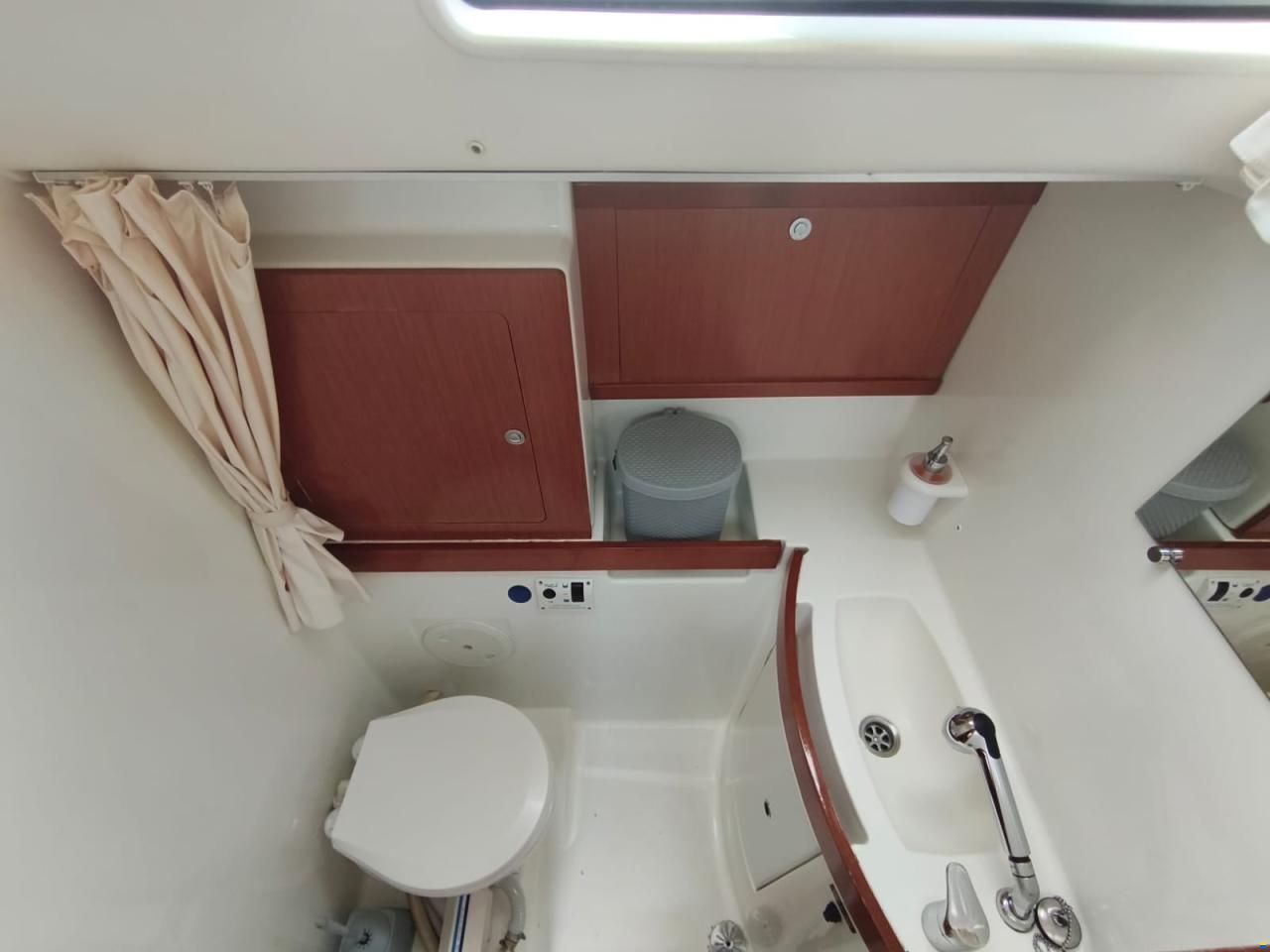 Beneteau Oceanis 43