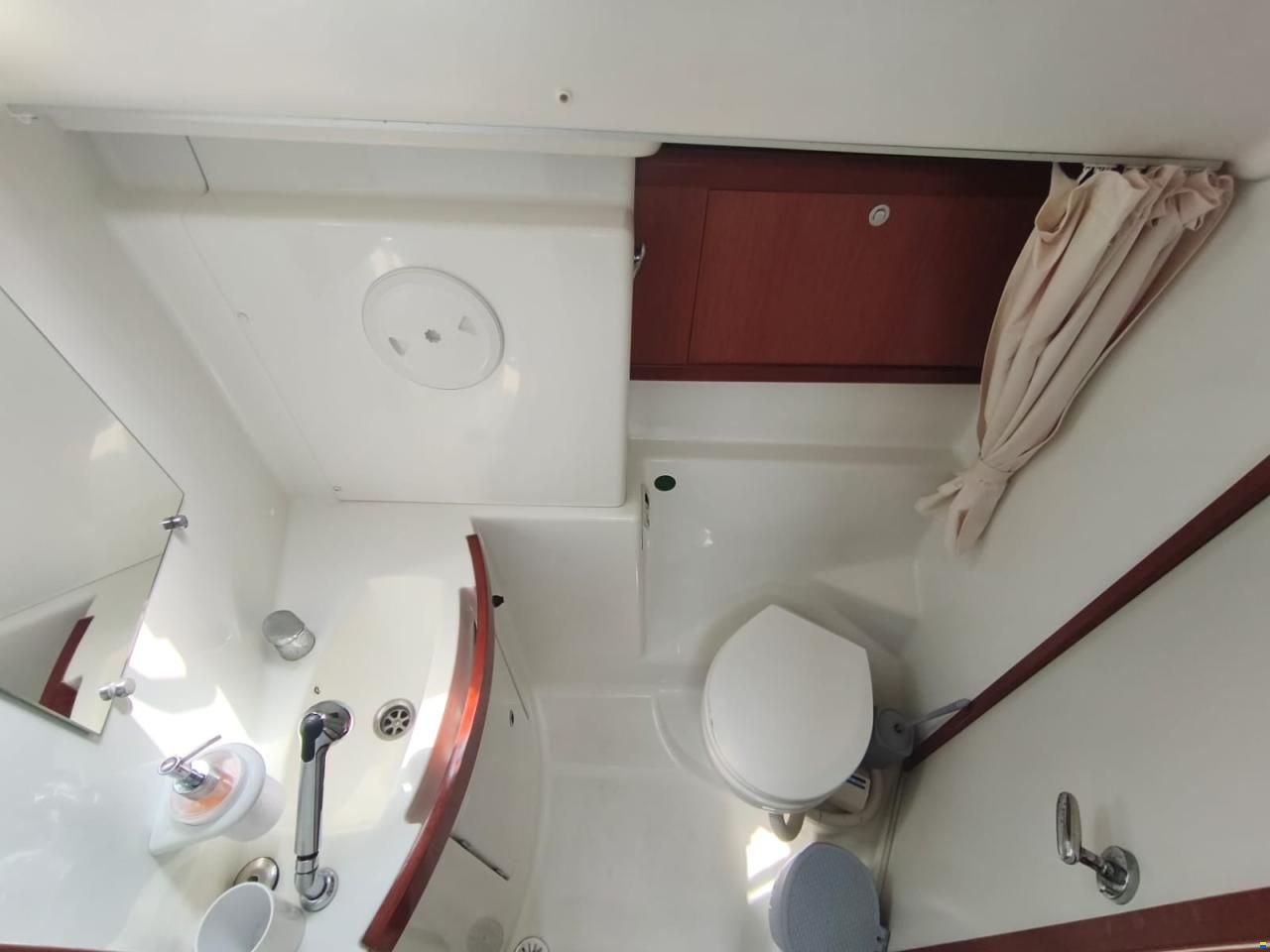 Beneteau Oceanis 43