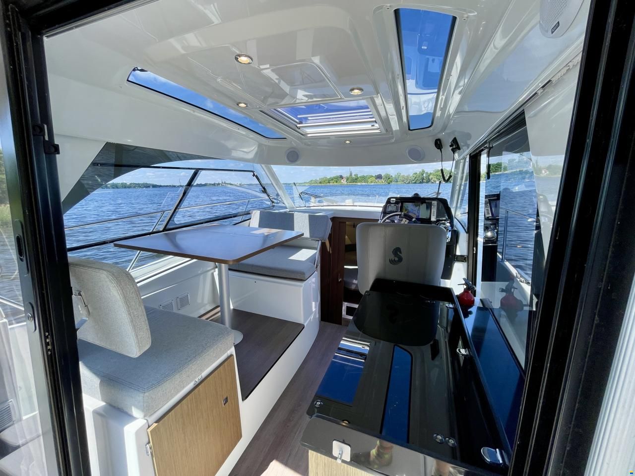 Beneteau Antares 9