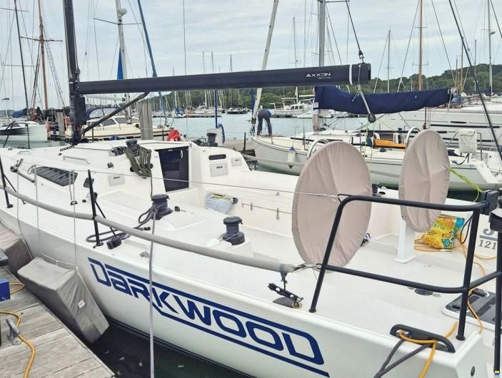 J Boats 121