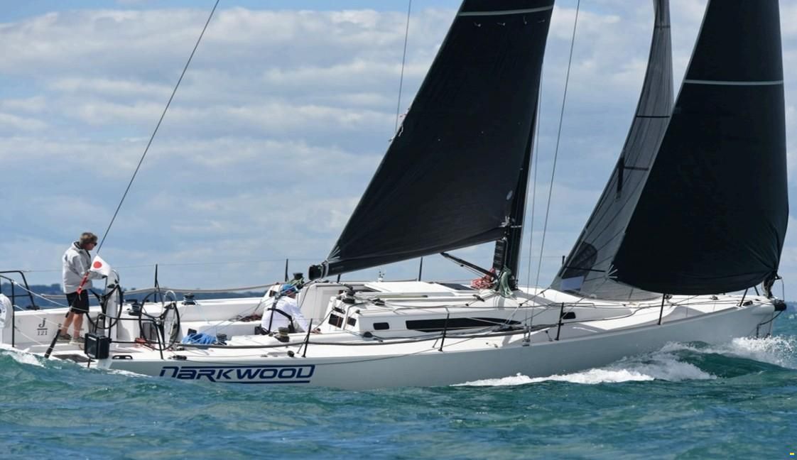 J Boats 121